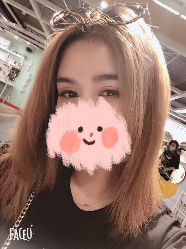 龙江地铁附近的妹子